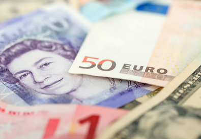10 Ways to Save Money - Travel with Mia - Feature