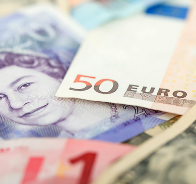 10 Ways to Save Money - Travel with Mia - Feature