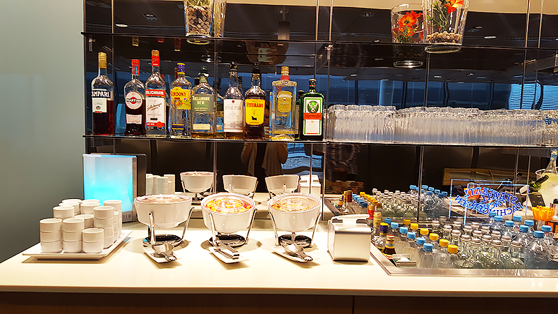 Lufthansa Business Class Lounge Frankfurt - Travel with Mia - Spirits