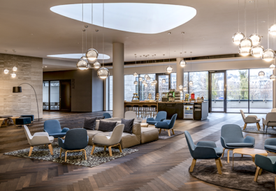 Travel with Mia - Courtyard Mariott - Foyer Main