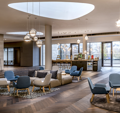 Travel with Mia - Courtyard Mariott - Foyer Main